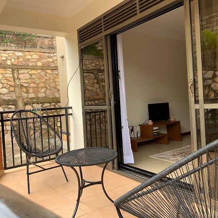 Cozy 2-Bedroom Apartment Within City Limits. Kampala Exteriör bild