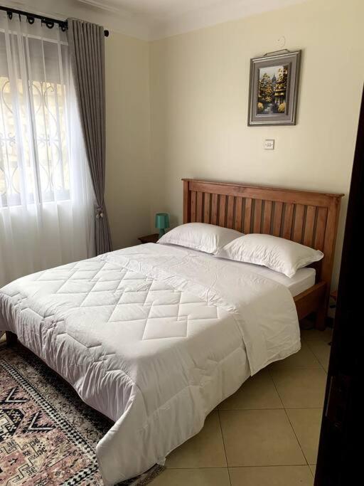 Cozy 2-Bedroom Apartment Within City Limits. Kampala Exteriör bild