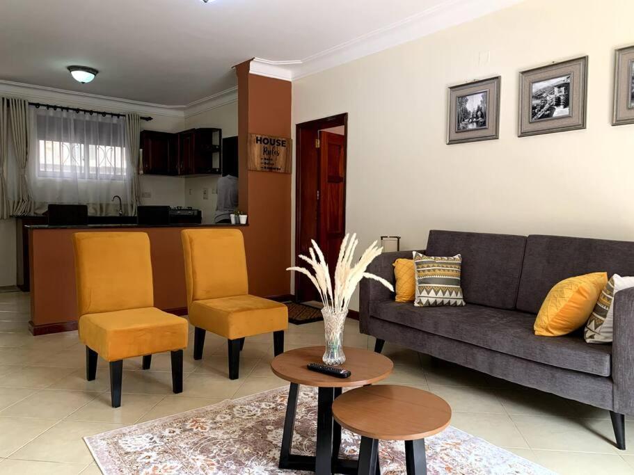 Cozy 2-Bedroom Apartment Within City Limits. Kampala Exteriör bild
